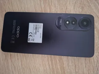 Teléfono móvil negro