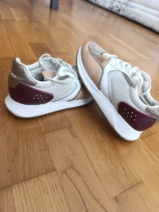 Zapatillas HOFF beige y granate