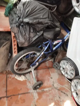 Bicicleta infantil azul
