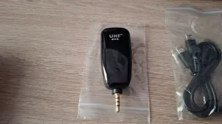 Micrófono UHF Inalámbrico de solapa.
