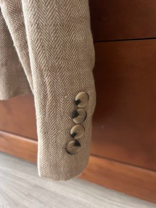 Chaqueta beige con coderas