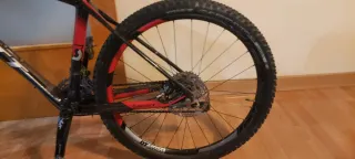 Bicicleta Scott BTT. Scale 20 Cuadro carbon