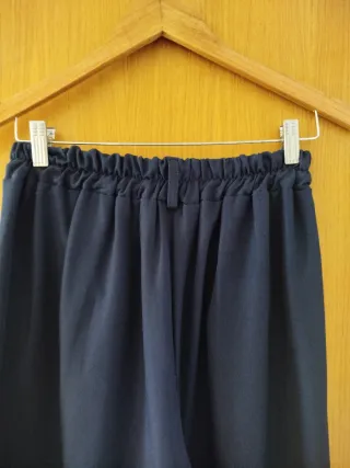 Pantalón azul ancho