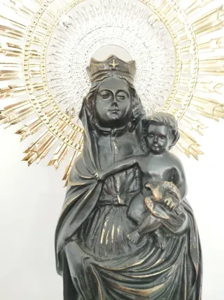Virgen del Pilar figura con aureola