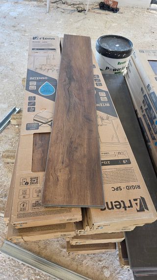 Suelo vinílico SPC Artens Southport Marrón