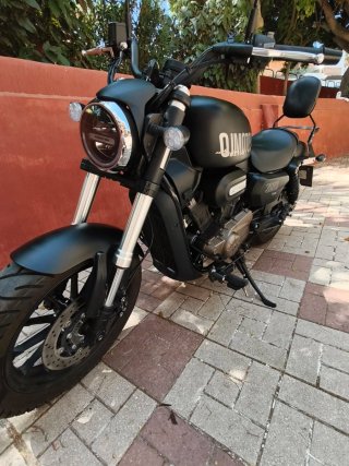 QJ Motor SRV 300 - 7500 km - Garantía hasta 2030