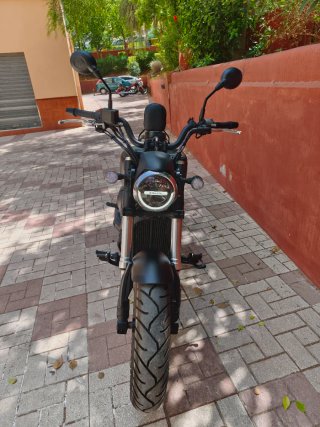 QJ Motor SRV 300 - 7500 km - Garantía hasta 2030