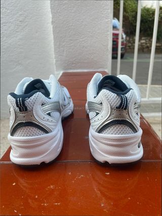 New Balance 530 Talla 40 Blanco/Plata/Azul