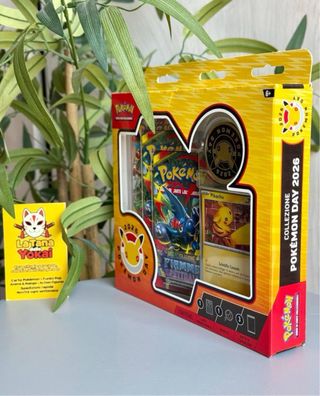 Collezione Pokemon Day 2026 - 3 Buste e Pikachu