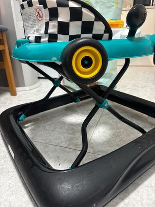 Caminador para bebé tipo coche