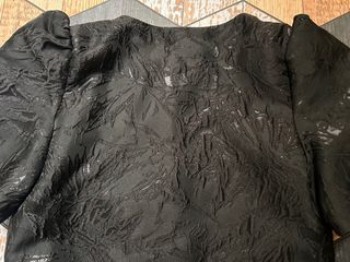 Top H&M Negro Estampado con Botones Dorados