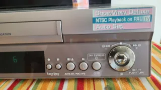 Reproductor y Grabador de vídeos S-VHS JVC HRS6850