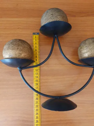 Portacandele in metallo con 3 sfere dorate