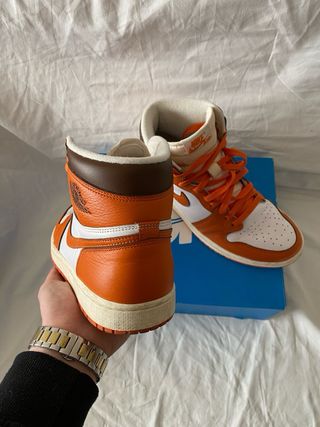 Zapatillas Jordan 1 High Naranja y Blanca