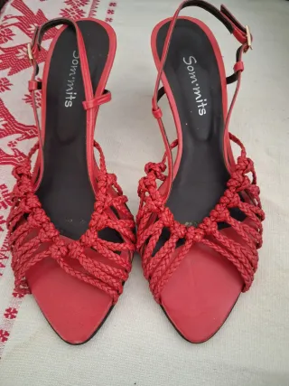 Sandalias rojas Som.mits