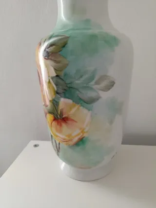 Vaso in porcellana decorato