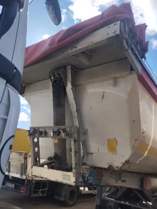 Semirremolque bañera Schmitz