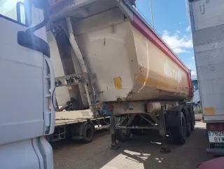 Semirremolque bañera Schmitz