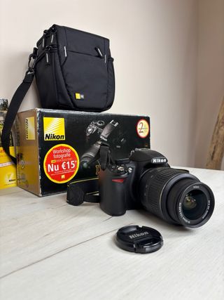 Nikon D3100 + Objetivo 18-55 VR