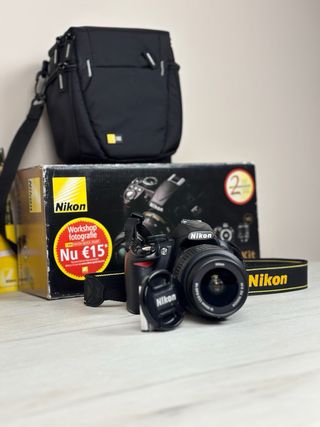 Nikon D3100 + Objetivo 18-55 VR