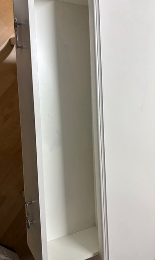 Cómoda de madera blanca