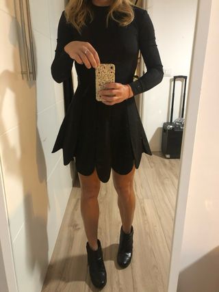 Vestido corto negro Maria Escote