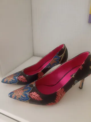 Zapatos de tacón estampados