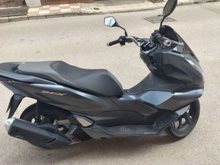 Honda PCX 125cc 2023 Gris 8000km
