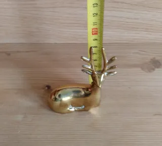 Figura de ciervo de latón