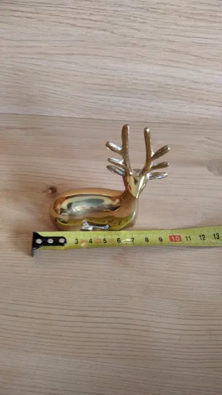 Figura de ciervo de latón