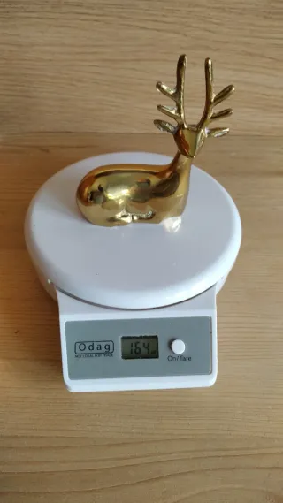 Figura de ciervo de latón