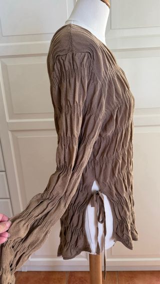 Casaca asimétrica color camel