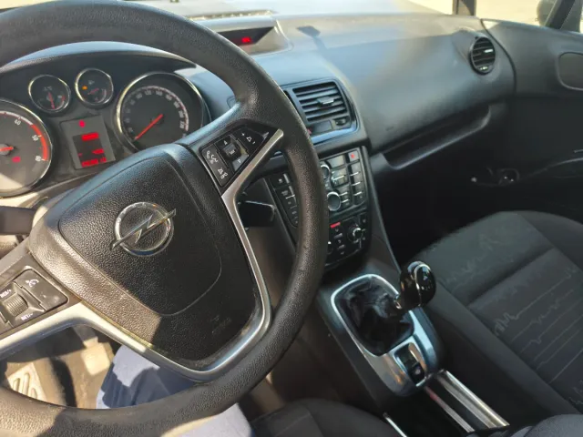 Opel Meriva 2011