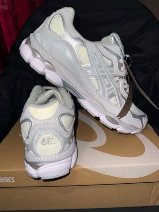 Zapatillas Asics grises !precio negociable! 42