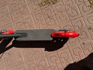 Patinete Eléctrico Rojo y Negro Se aceptan ofertas