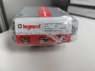 Enchufe Legrand Plexo gris empotrar