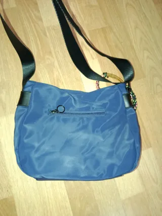 Bolso azul marino lavable