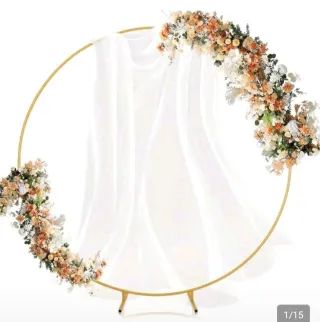 Aro metálico dorado para eventos