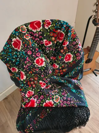 Mantón Manila Negro Bordado Multicolor