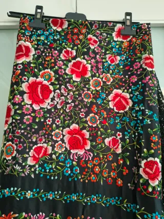 Mantón Manila Negro Bordado Multicolor