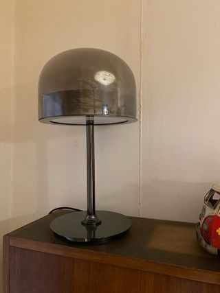 Lámpara de mesa moderna