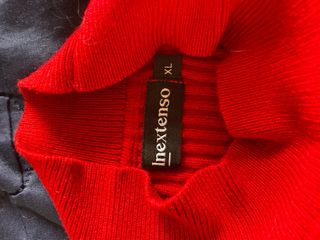 Jersey rojo cuello alto talla XL