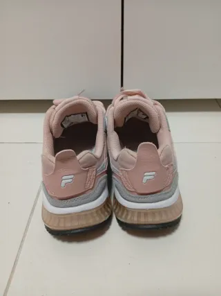 Zapatillas Fila rosas y grises talla 37