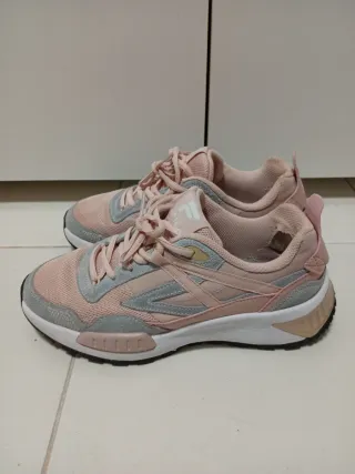 Zapatillas Fila rosas y grises talla 37