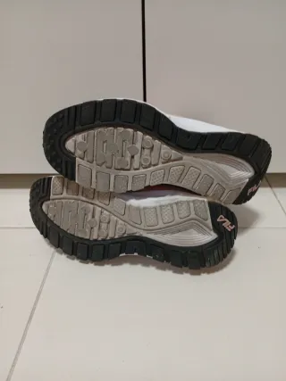 Zapatillas Fila rosas y grises talla 37