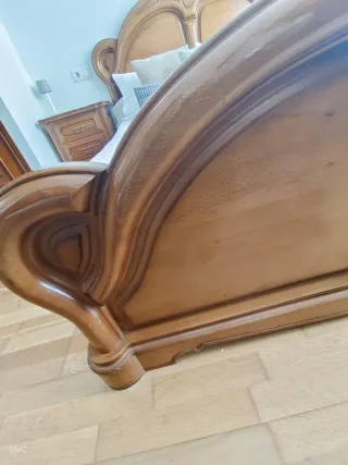 Cama 150x190cm + 2 Mesitas + Tocador Castaño