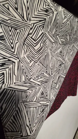 Falda reversible negra y roja