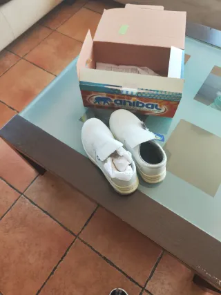 Zapatos de trabajo Anibal blancos