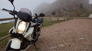 Kawasaki ER-6n A2 Blanca y Dorada