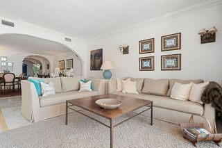 Piso en venta en Los Naranjos - Las Brisas en Marbella